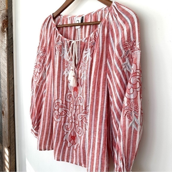 Anthropologie boho top with 3/4 length sleeves, loose  fitting, embroidered - Picture 8 of 13